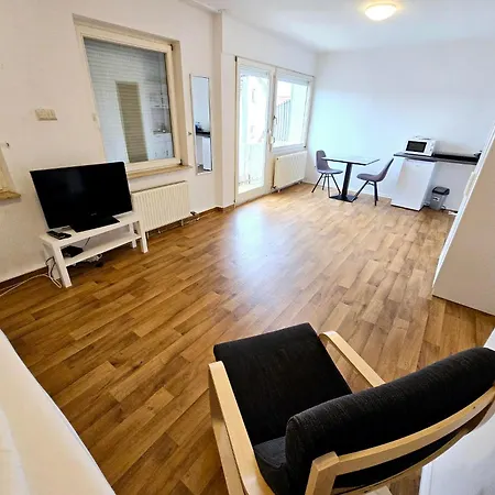 Efde Gmbh Lägenhet